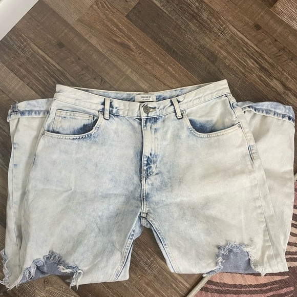 Forever 21 distressed cropped jeans - Picture 3 of 6